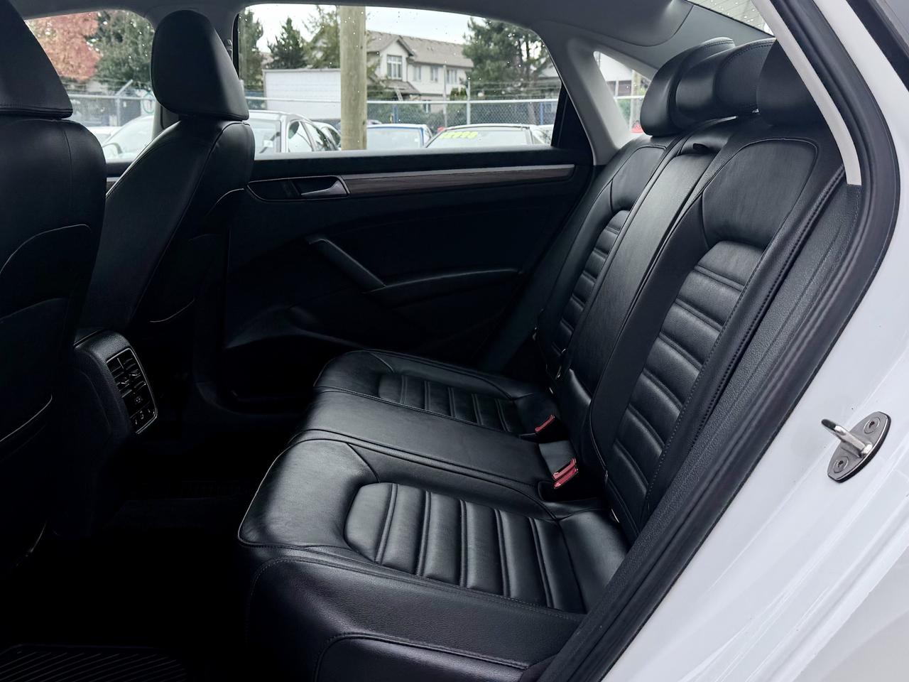 2016 Volkswagen Passat FINANCING AVAILABLE Photo15