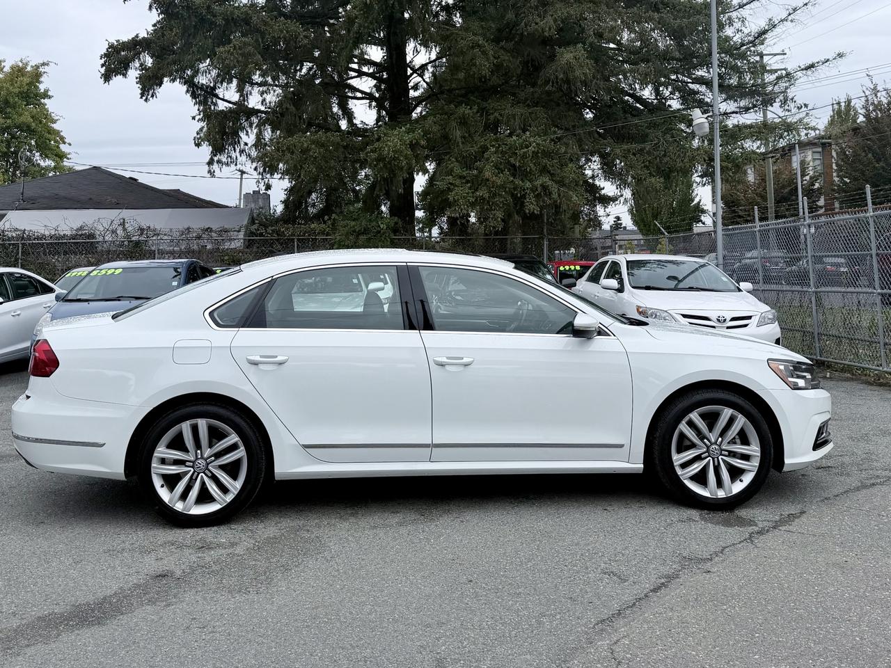 2016 Volkswagen Passat FINANCING AVAILABLE Photo4