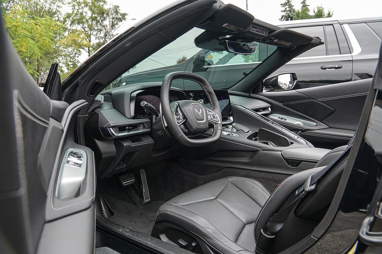 2024 Chevrolet Corvette 1LT STINGRAY COUPE|MANUAL CONVERTIBLE|NAVI|490 HP! Photo