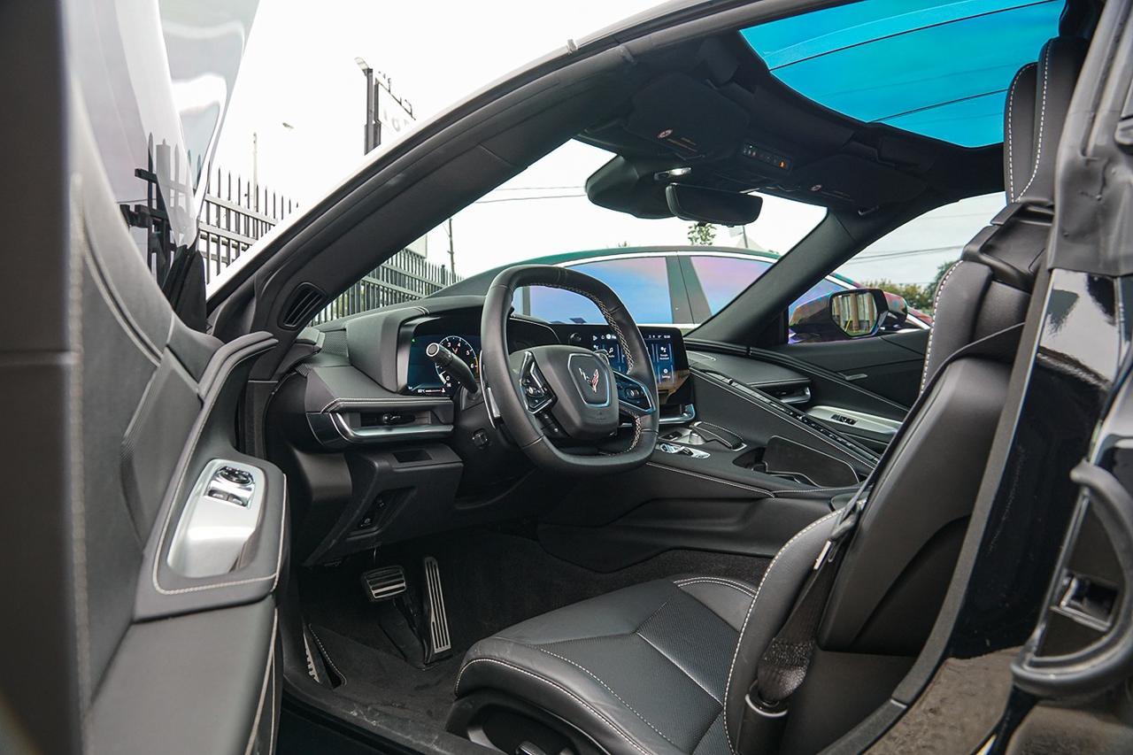 2024 Chevrolet Corvette 1LT STINGRAY COUPE|MANUAL CONVERTIBLE|NAVI|490 HP! Photo