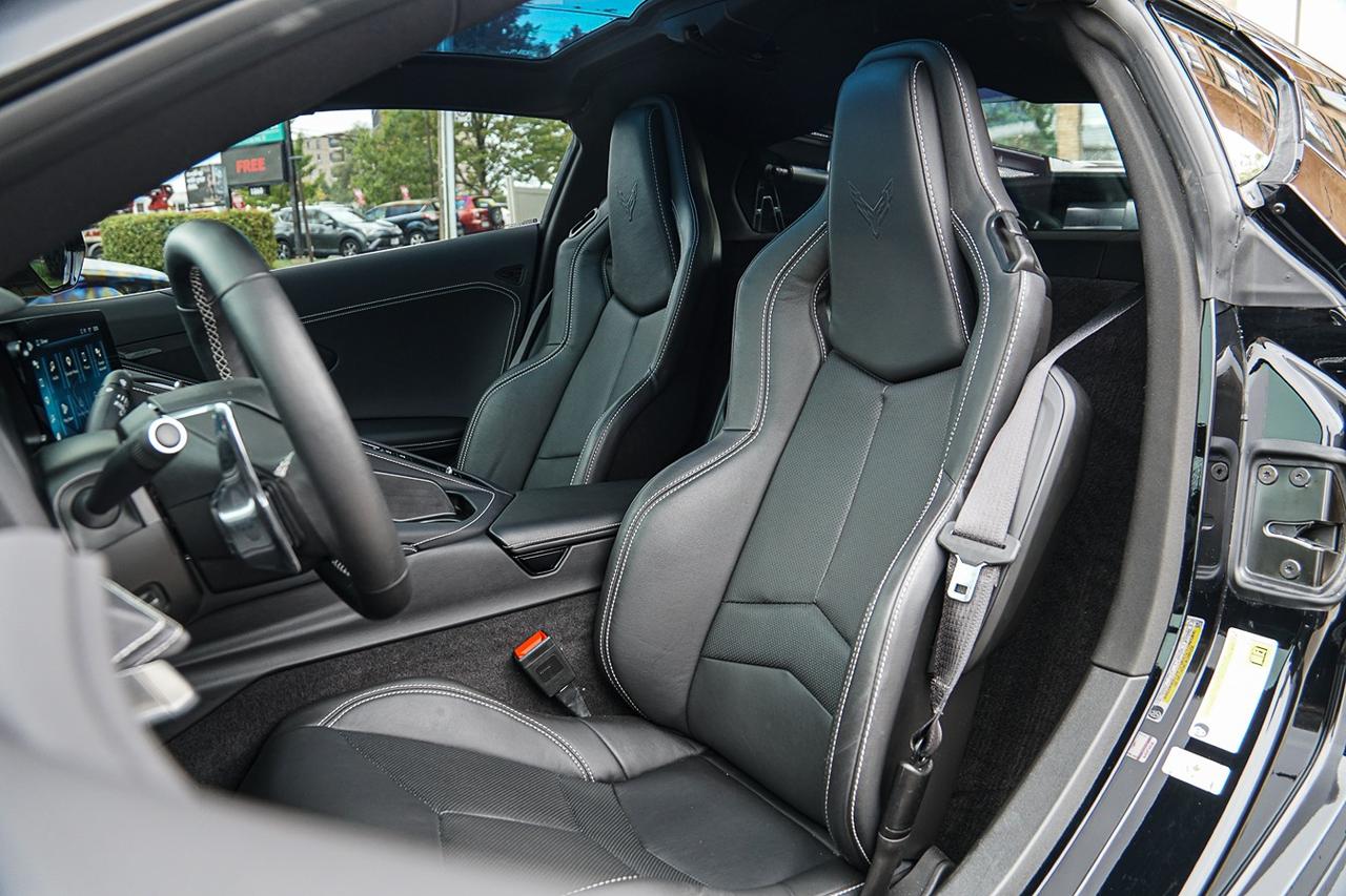 2024 Chevrolet Corvette 1LT STINGRAY COUPE|MANUAL CONVERTIBLE|NAVI|490 HP! Photo