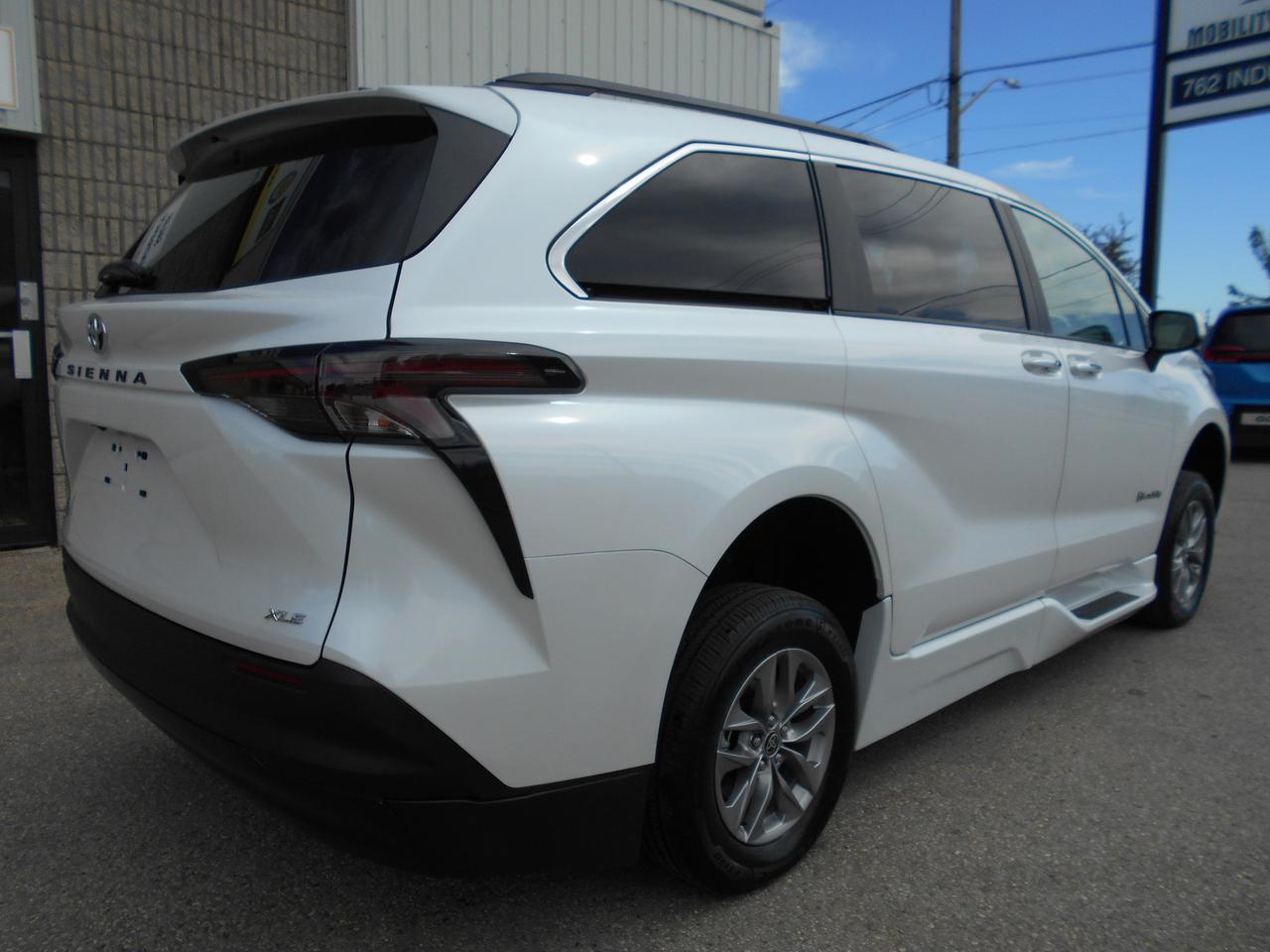 2026 Toyota Sienna XLE-Wheelchair Accessible Side Entry-Power Photo