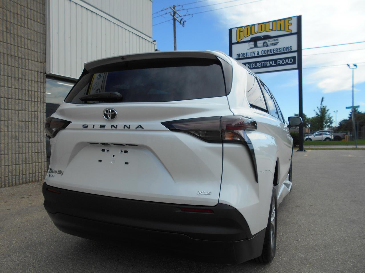 2026 Toyota Sienna XLE-Wheelchair Accessible Side Entry-Power Photo