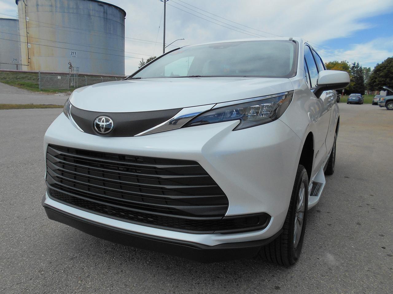 2026 Toyota Sienna XLE-Wheelchair Accessible Side Entry-Power Photo