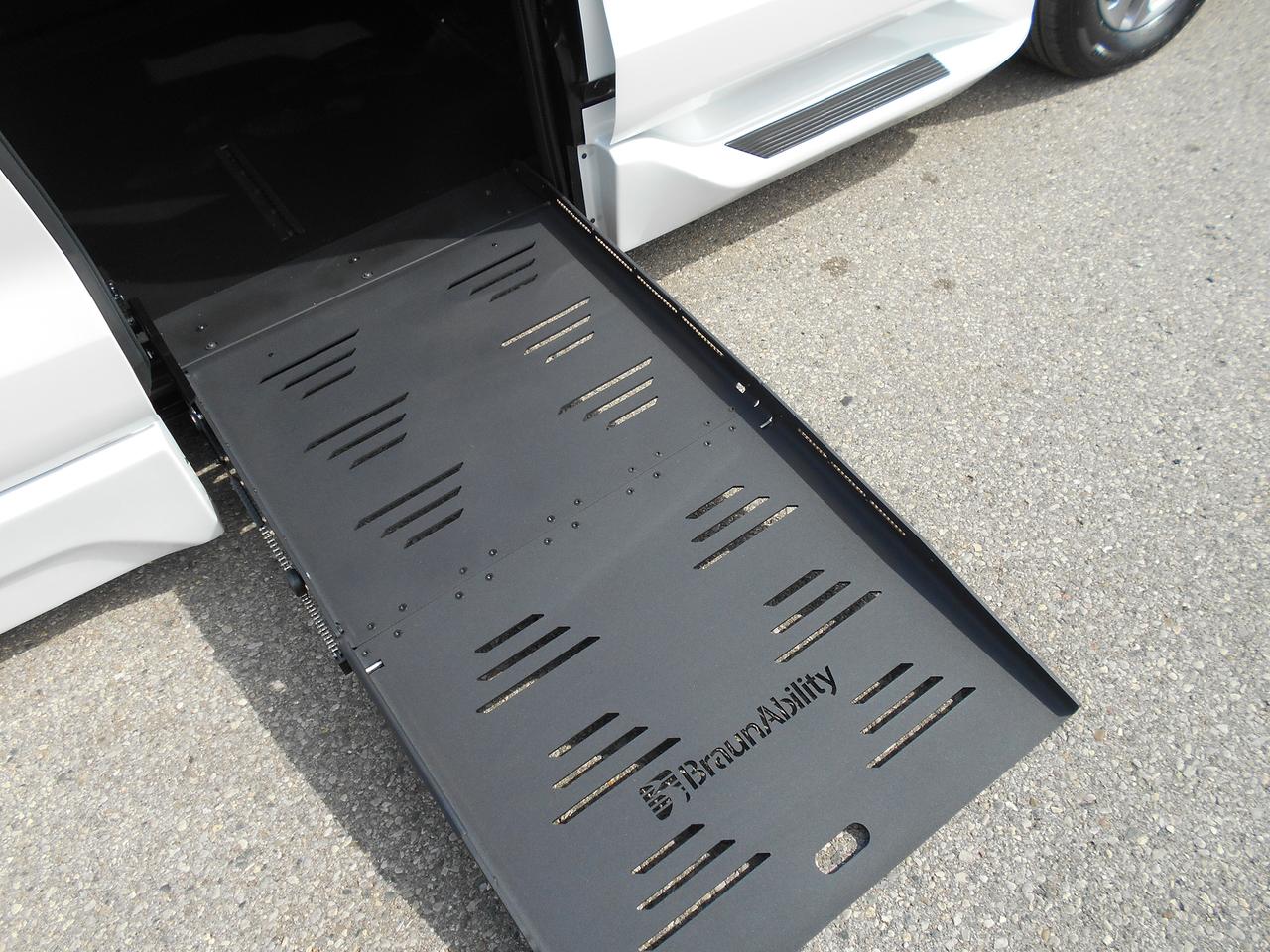 2026 Toyota Sienna XLE-Wheelchair Accessible Side Entry-Power Photo