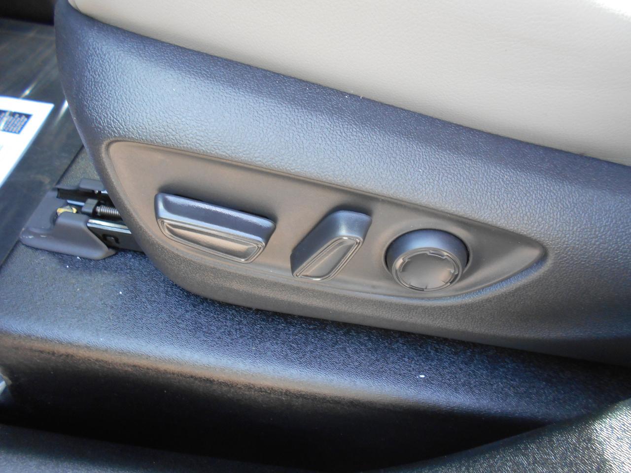 2026 Toyota Sienna XLE-Wheelchair Accessible Side Entry-Power Photo