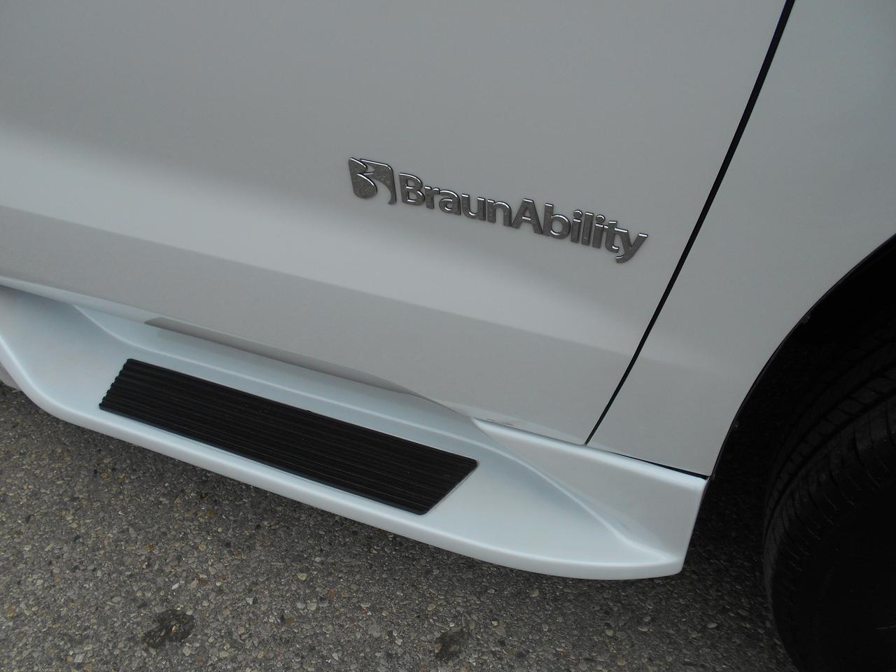 2026 Toyota Sienna XLE-Wheelchair Accessible Side Entry-Power Photo