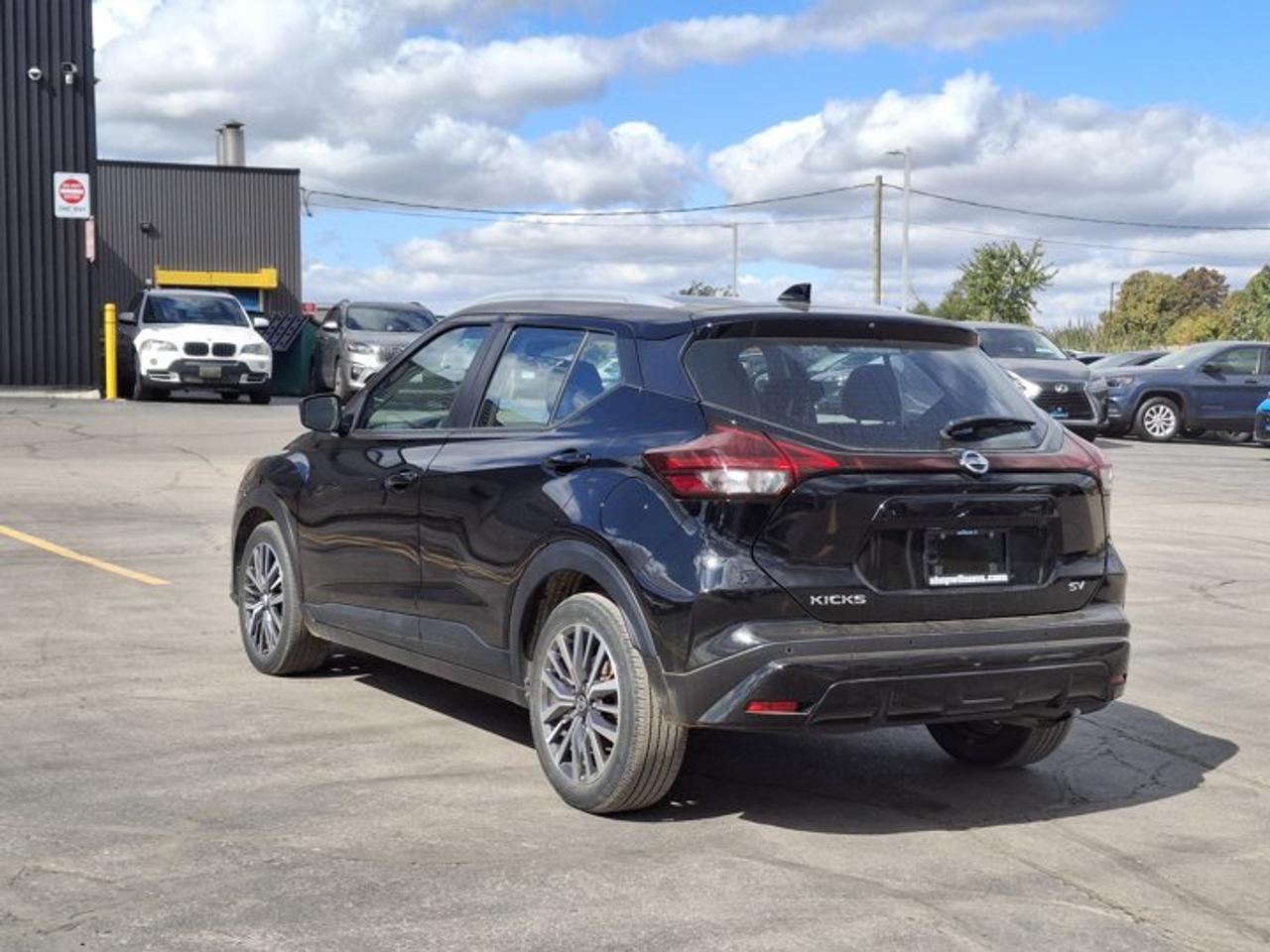 2021 Nissan Kicks SV | Heated Wheel + Seats | Remote Start | CarPlay + Android | Rear Cam & More ! Photo3