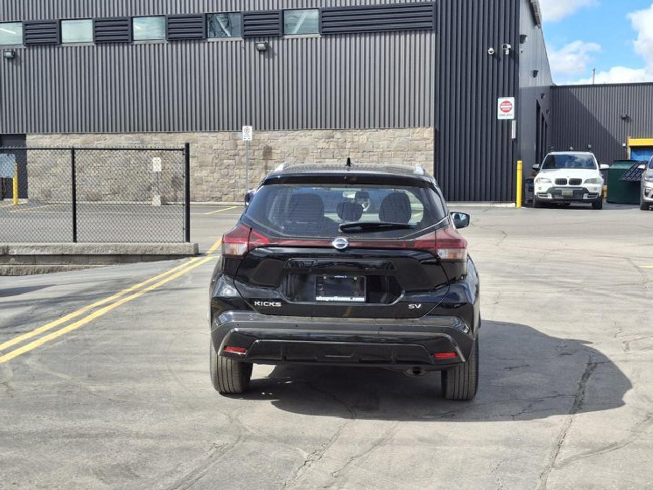 2021 Nissan Kicks SV | Heated Wheel + Seats | Remote Start | CarPlay + Android | Rear Cam & More ! Photo4