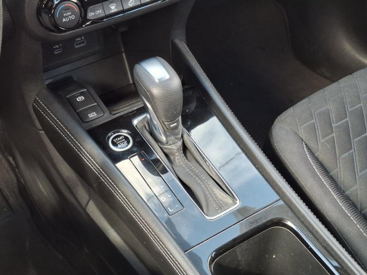 2021 Nissan Kicks SV | Heated Wheel + Seats | Remote Start | CarPlay + Android | Rear Cam & More ! Photo