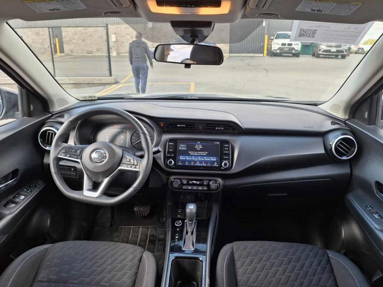 2021 Nissan Kicks SV | Heated Wheel + Seats | Remote Start | CarPlay + Android | Rear Cam & More ! Photo