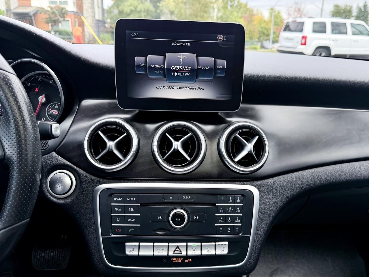 2018 Mercedes-Benz CLA FINANCING AVAILABLE Photo12