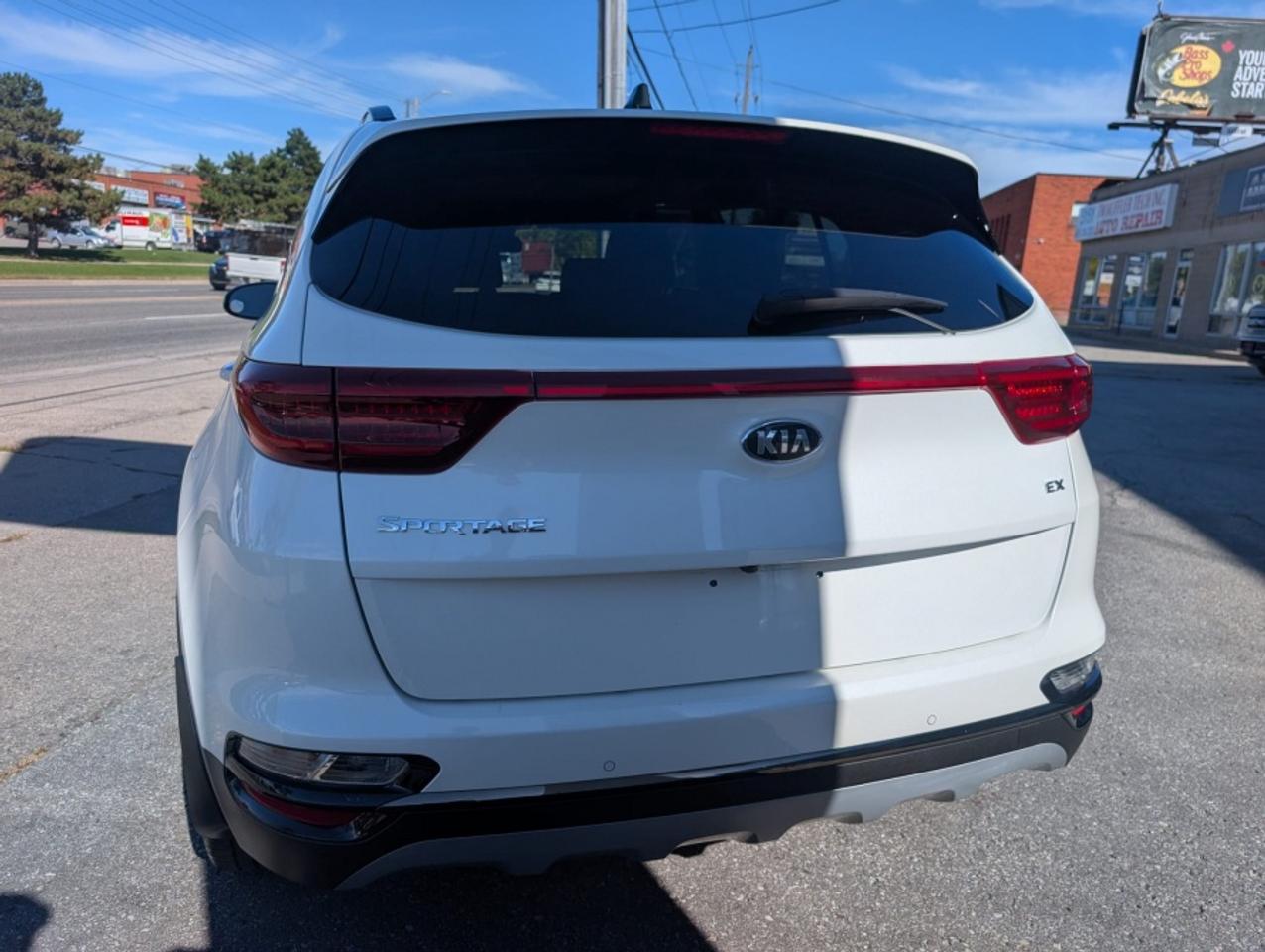 2022 Kia Sportage EX AWD |SUNROOF |LEATHER |CAMERA |HEATED SEATS Photo