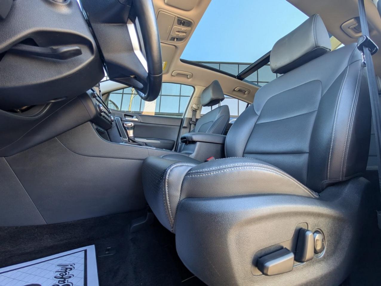 2022 Kia Sportage EX AWD |SUNROOF |LEATHER |CAMERA |HEATED SEATS - Photo #10