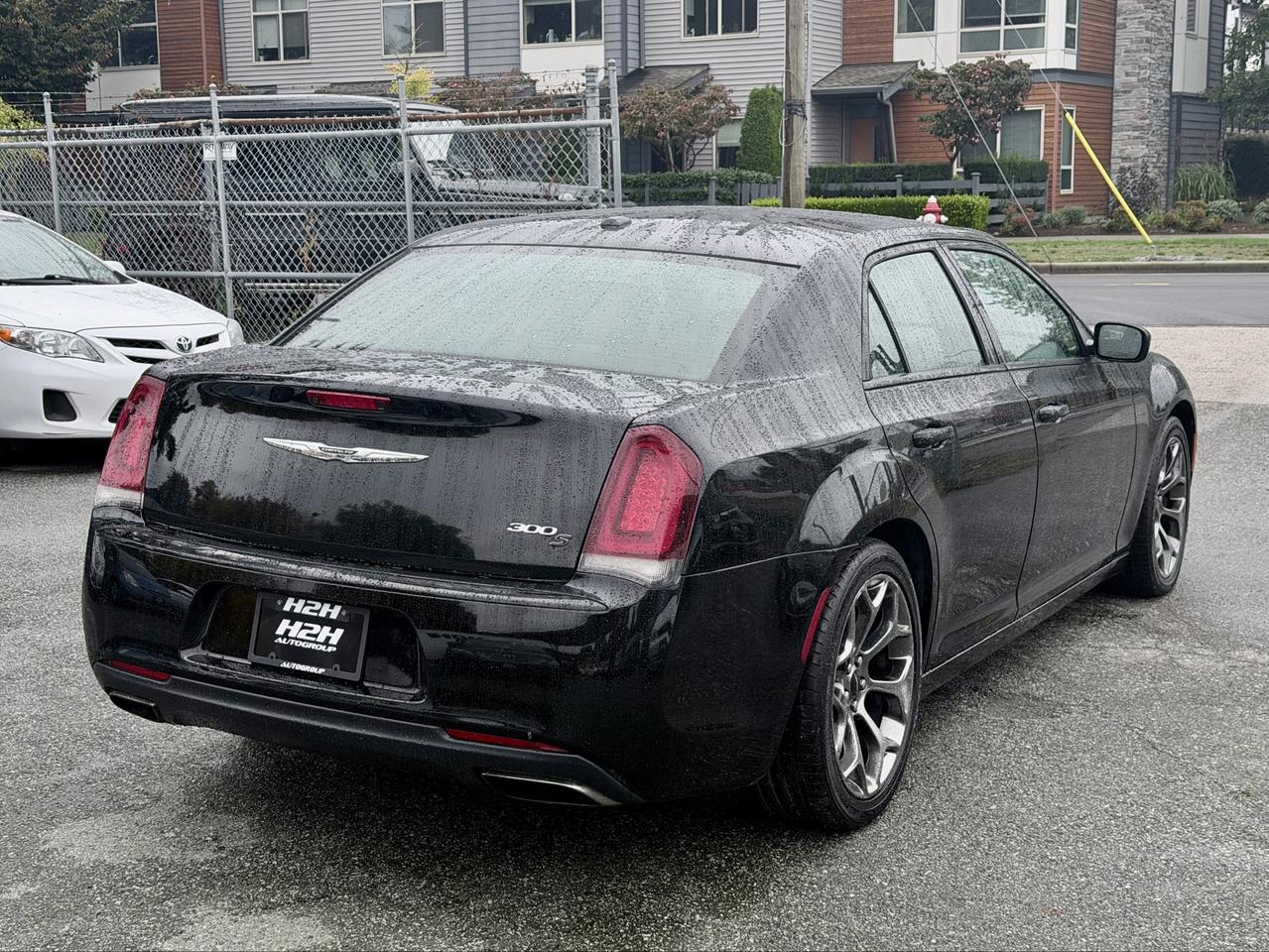 2016 Chrysler 300 FINANCING AVAILABLE Photo5