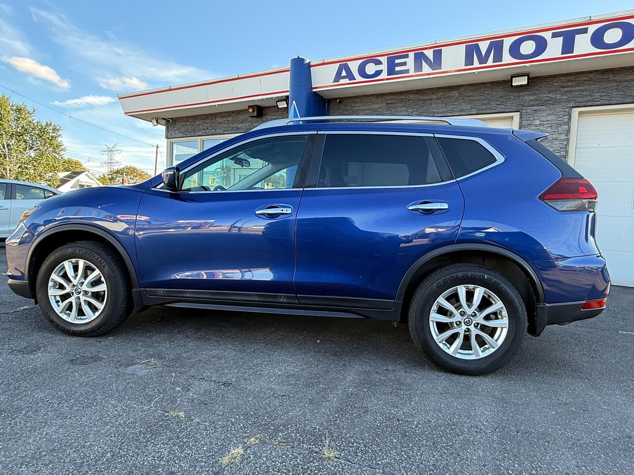 2018 Nissan Rogue SV - AWD Photo0