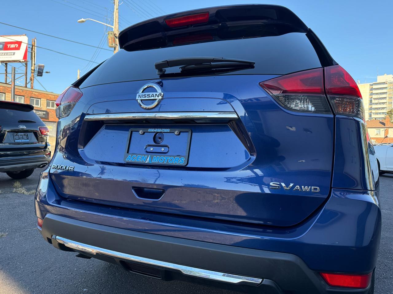 2018 Nissan Rogue SV - AWD Photo1