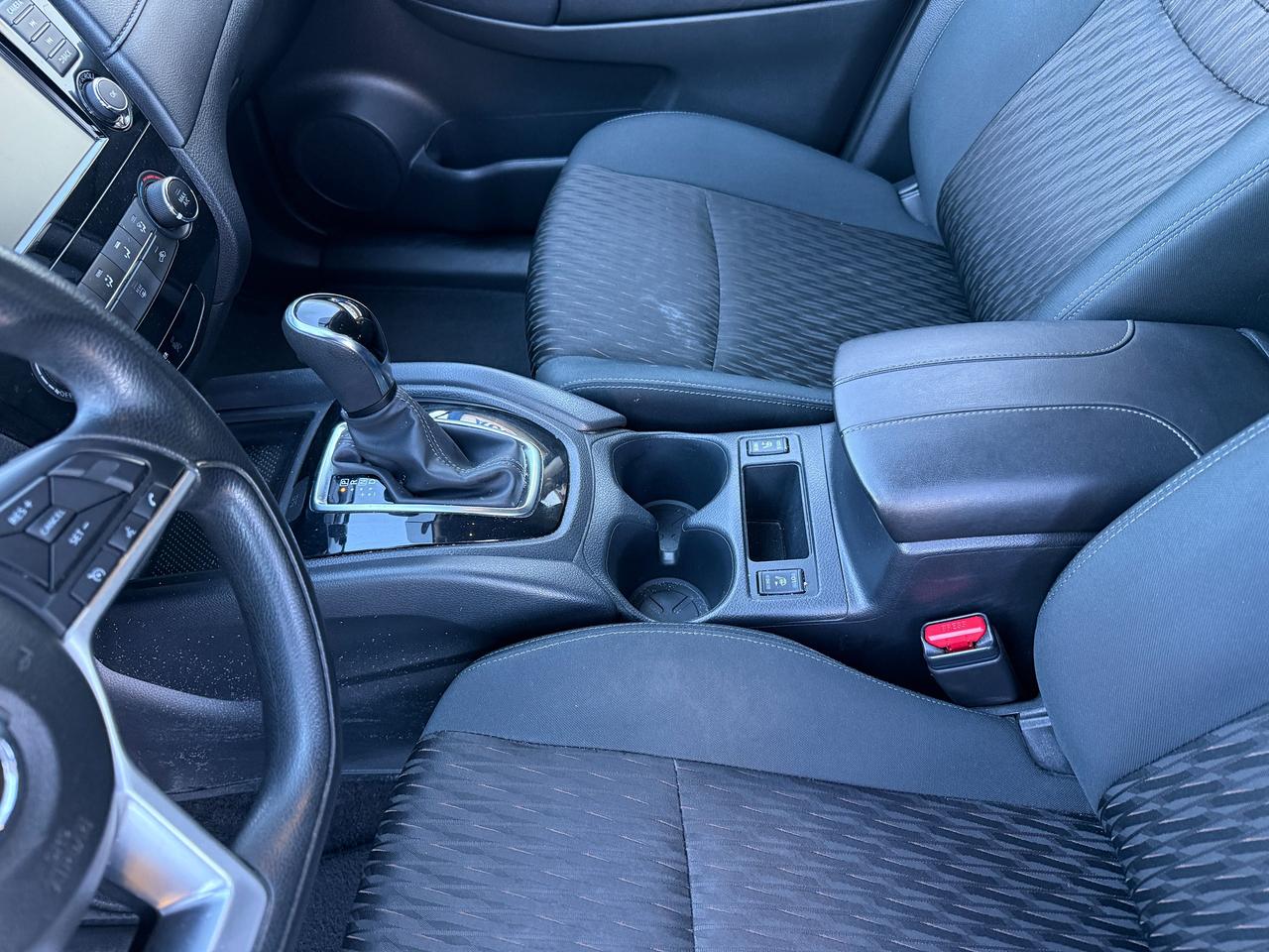 2018 Nissan Rogue SV - AWD Photo