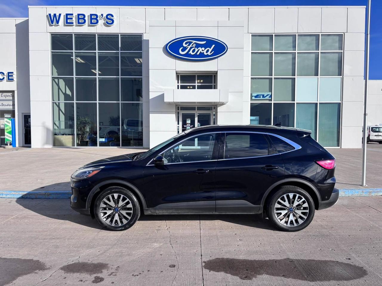 2020 Ford Escape Titanium AWD Photo4