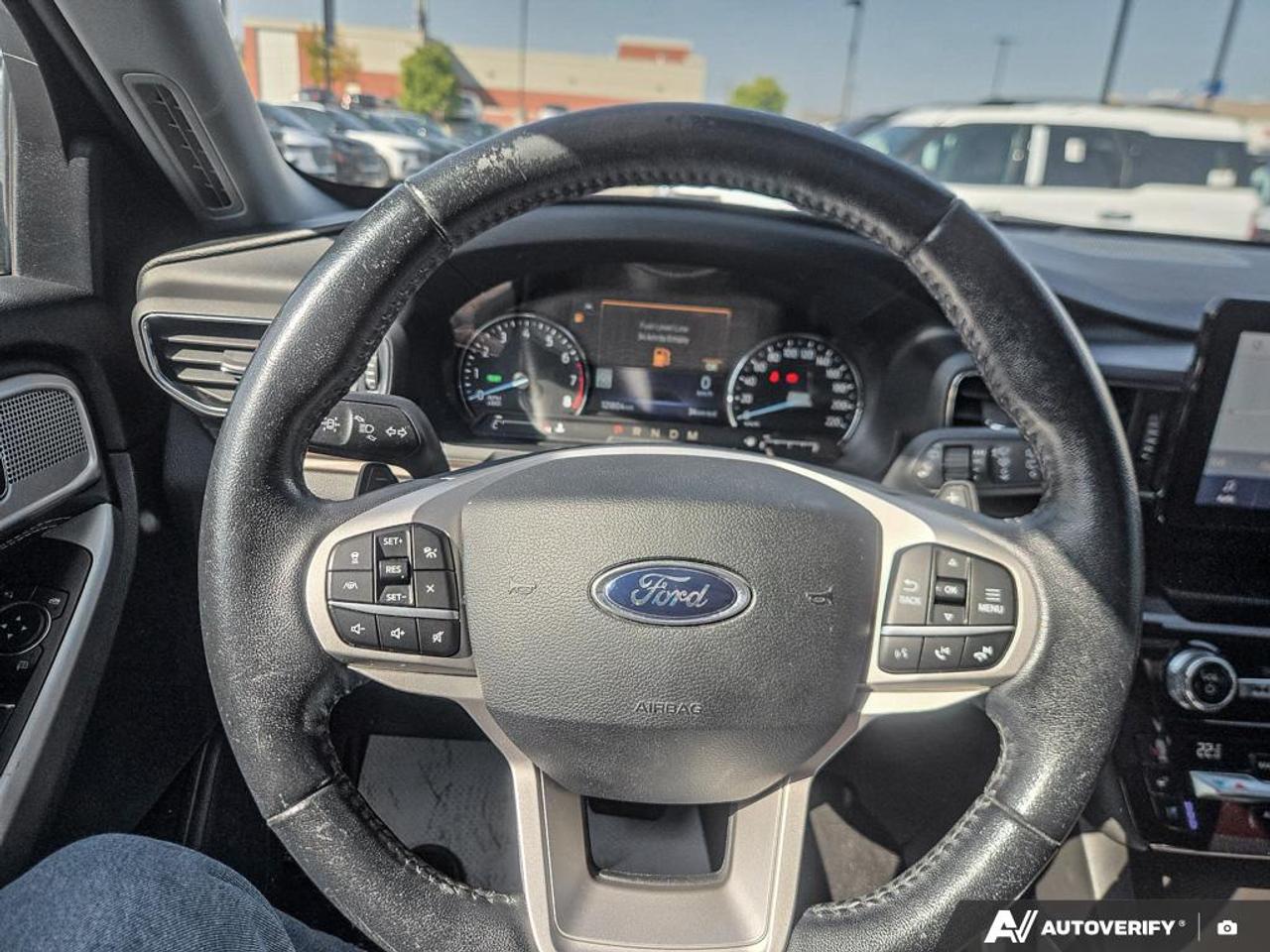 2021 Ford Explorer Limited | HYBRID | MOONROOF | TOW PKG | NO ACCIDENTS Photo