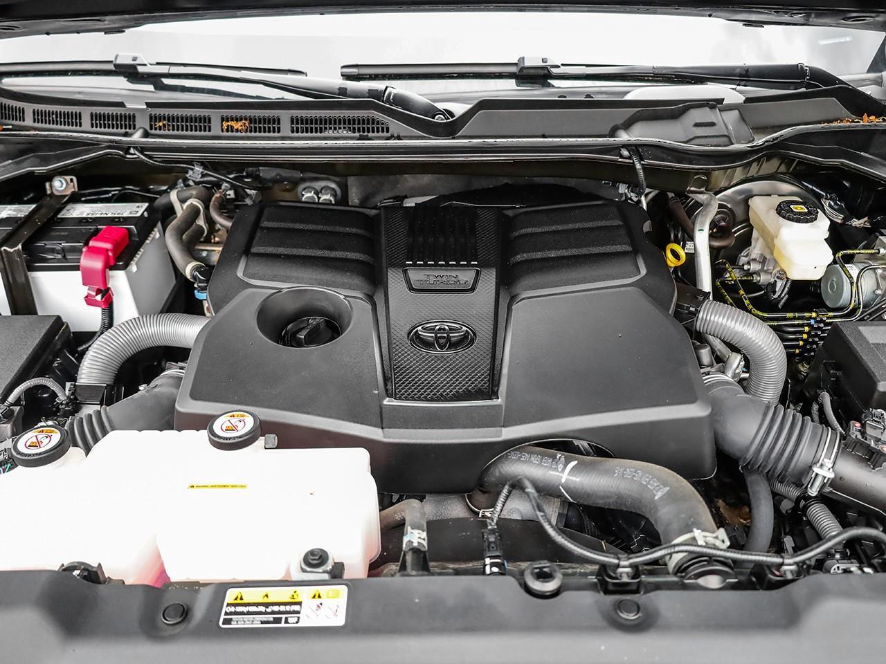 2025 Toyota Tundra Platinum NO ACCIDENTS-VENTILATED SEATS-HEATED STEERING WHEEL-LEATHER- Photo