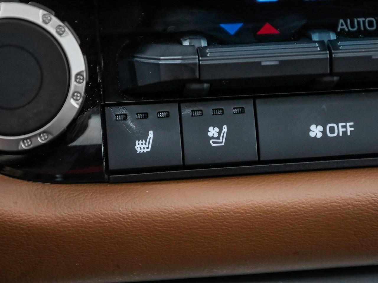 2025 Toyota Tundra Platinum NO ACCIDENTS-VENTILATED SEATS-HEATED STEERING WHEEL-LEATHER- Photo