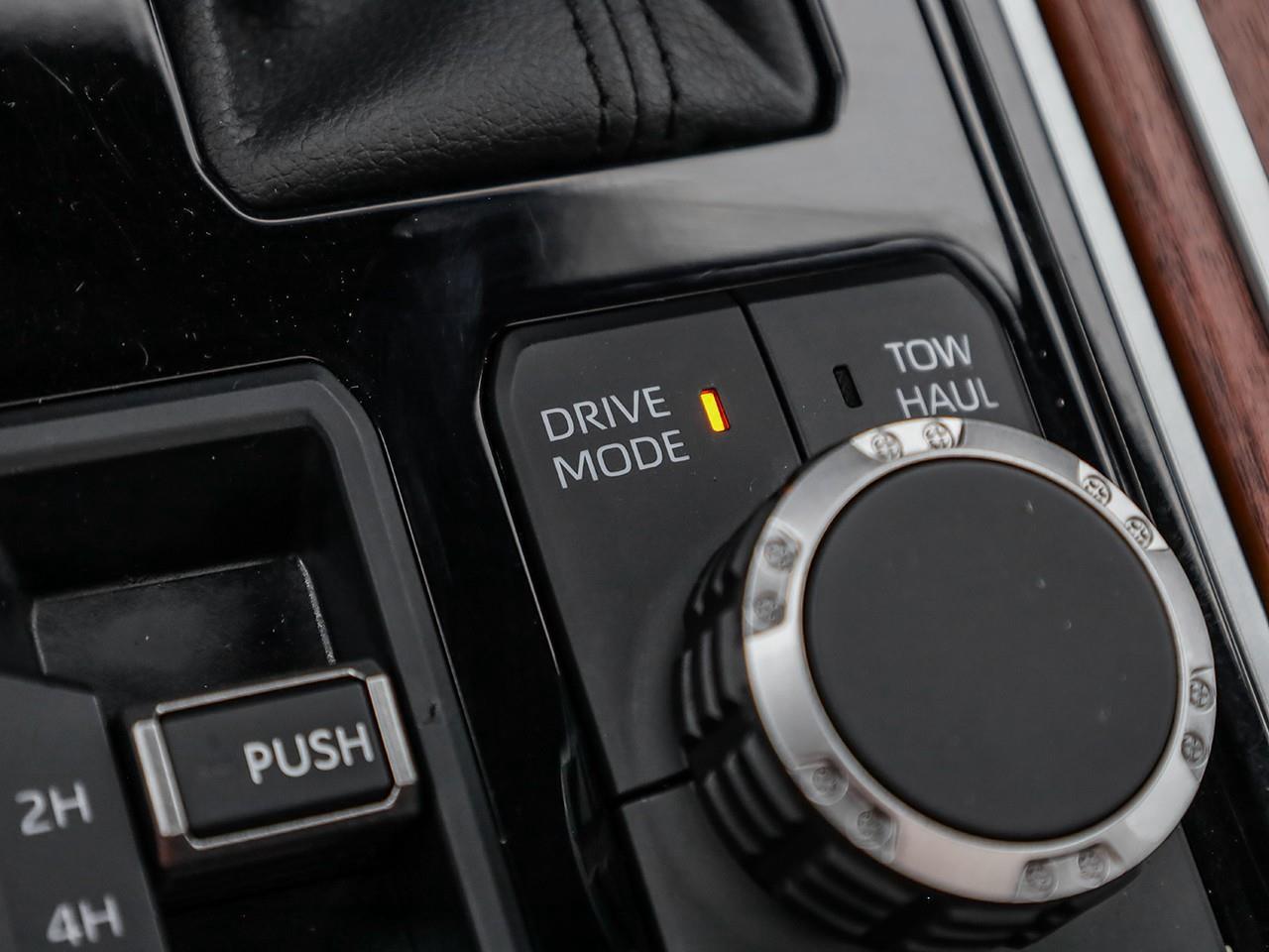 2025 Toyota Tundra Platinum NO ACCIDENTS-VENTILATED SEATS-HEATED STEERING WHEEL-LEATHER- Photo