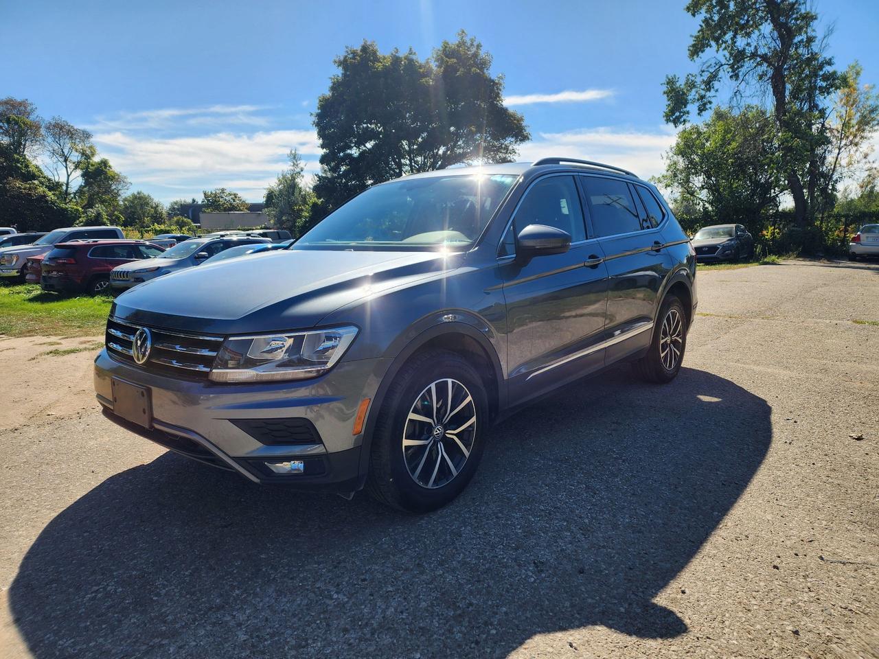 2021 Volkswagen Tiguan COMFORTLINE l Clean Carfax l AWD Photo0