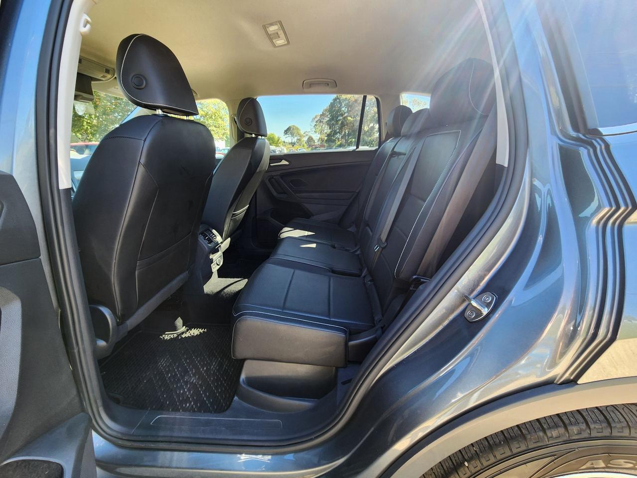 2021 Volkswagen Tiguan COMFORTLINE l Clean Carfax l AWD Photo