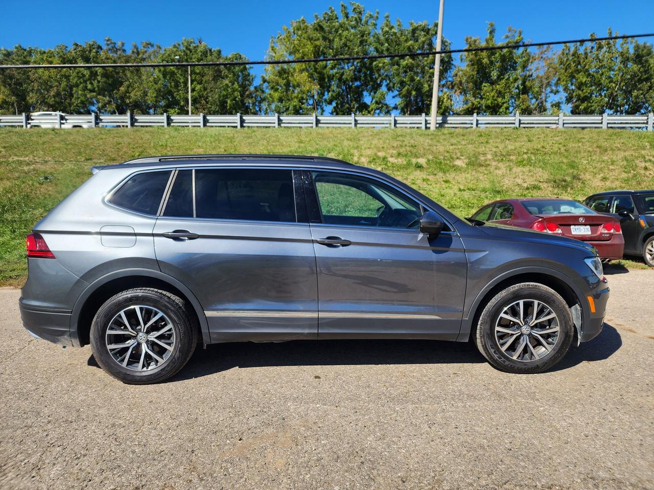 2021 Volkswagen Tiguan COMFORTLINE l Clean Carfax l AWD Photo4