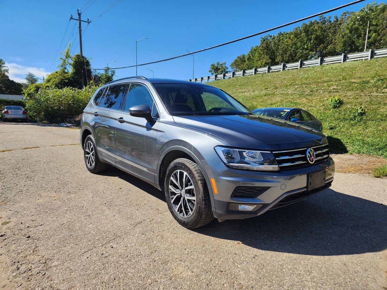 2021 Volkswagen Tiguan COMFORTLINE l Clean Carfax l AWD Photo