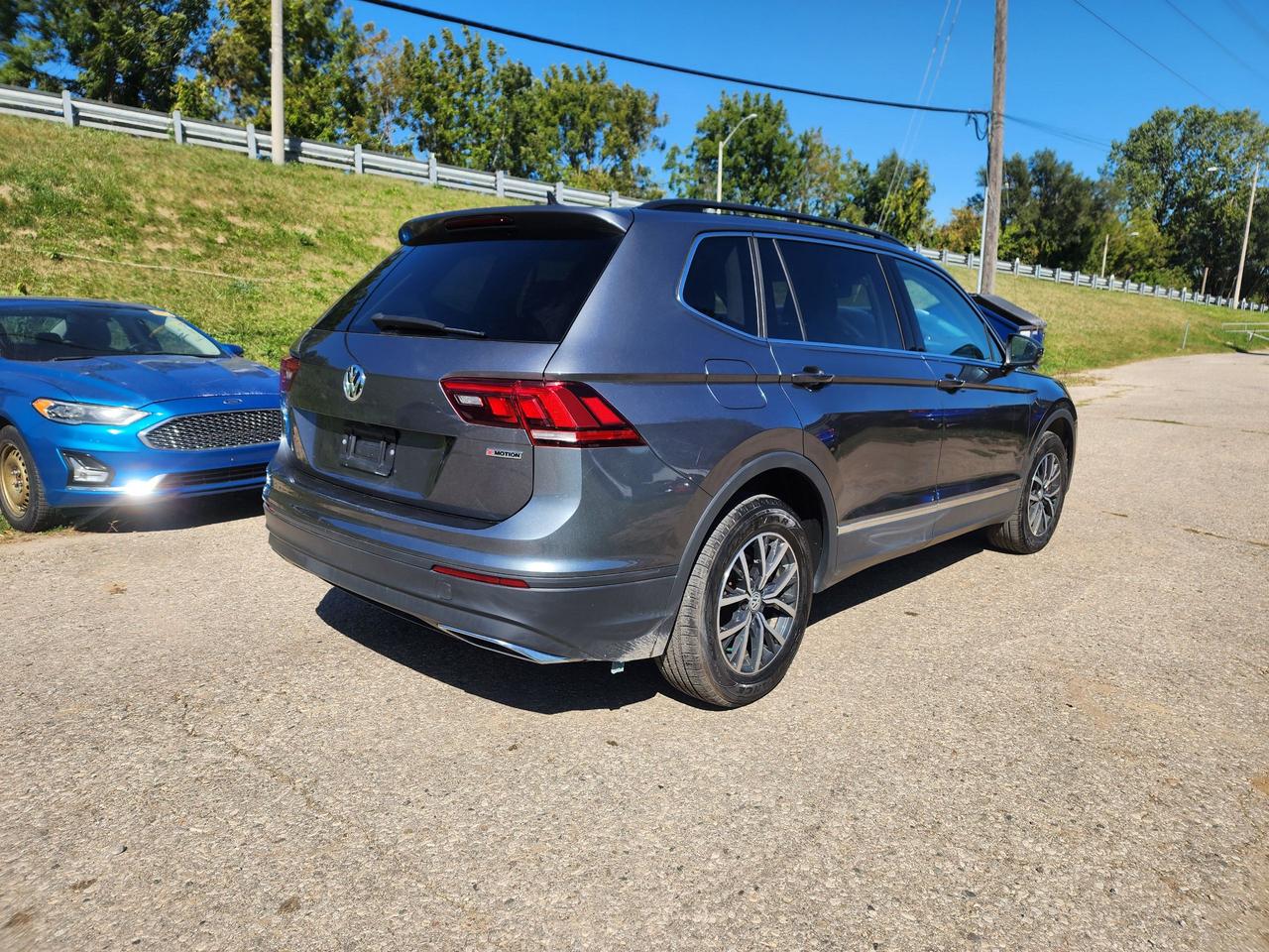 2021 Volkswagen Tiguan COMFORTLINE l Clean Carfax l AWD Photo