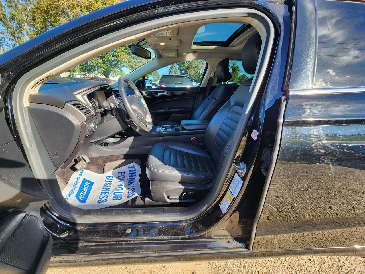 2017 Ford Fusion SE l AWD l 2.0 L l 28 SERVICE RECORDS l Photo