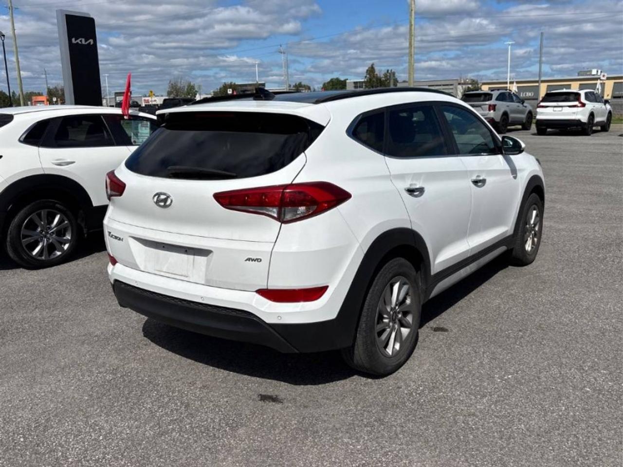 2017 Hyundai Tucson * AWD * NO ACCIDENTS LIMITED Photo