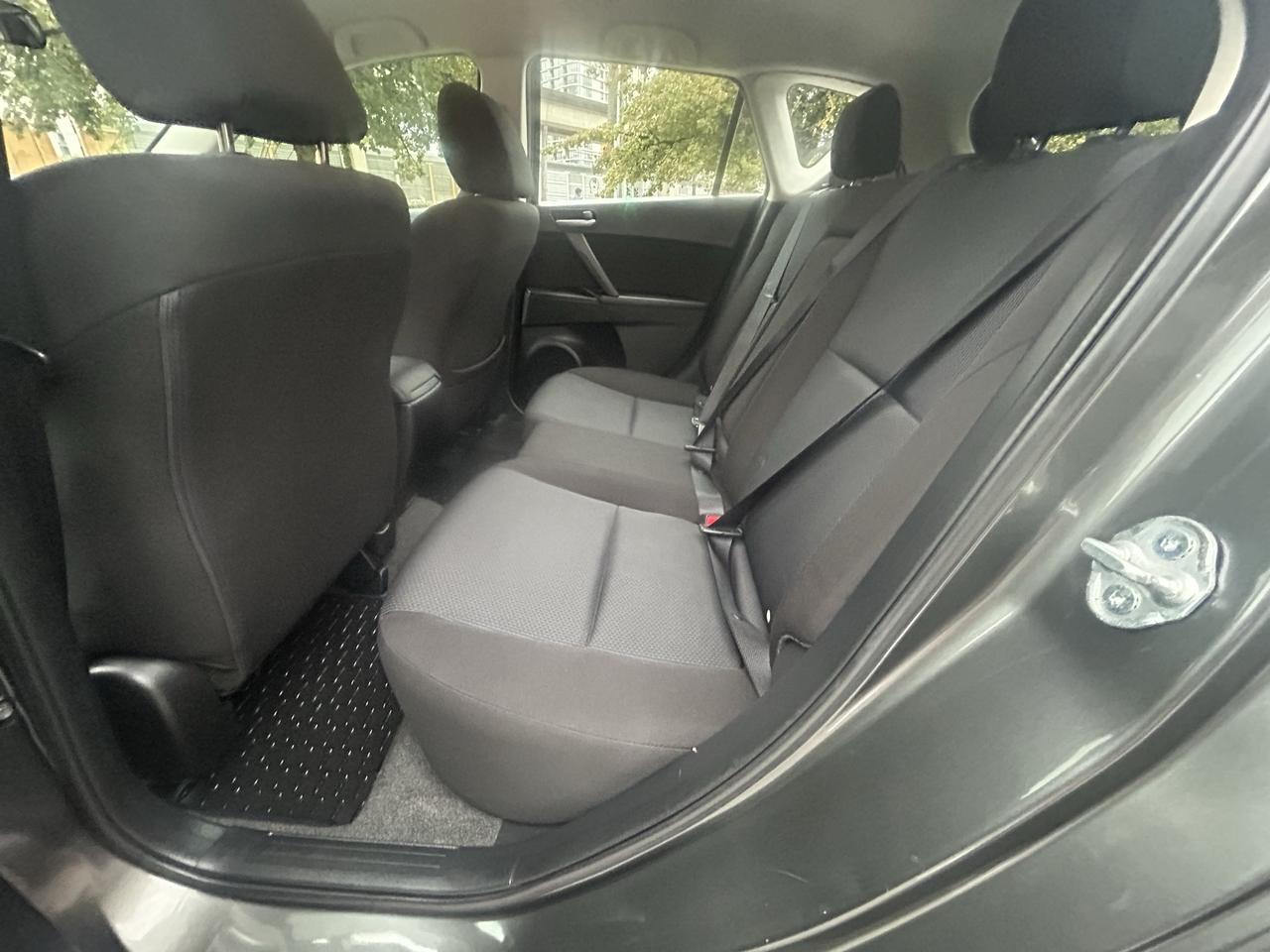 2011 Mazda MAZDA3 GS Photo