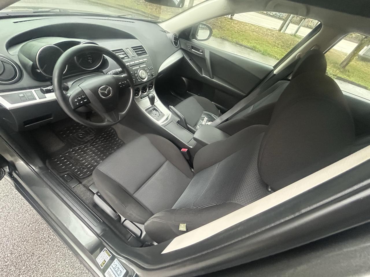 2011 Mazda MAZDA3 GS - Photo #9