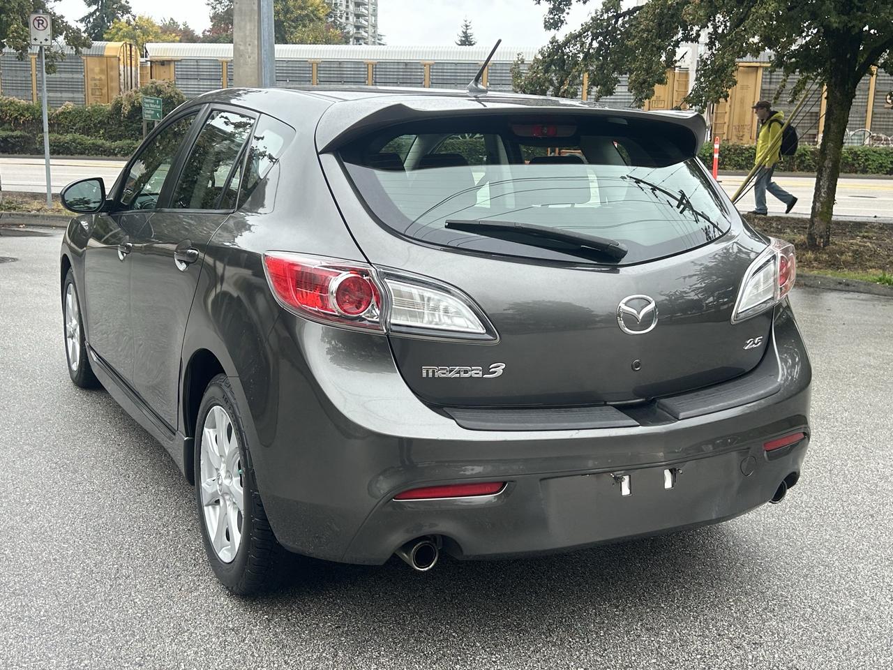 2011 Mazda MAZDA3 GS - Photo #3