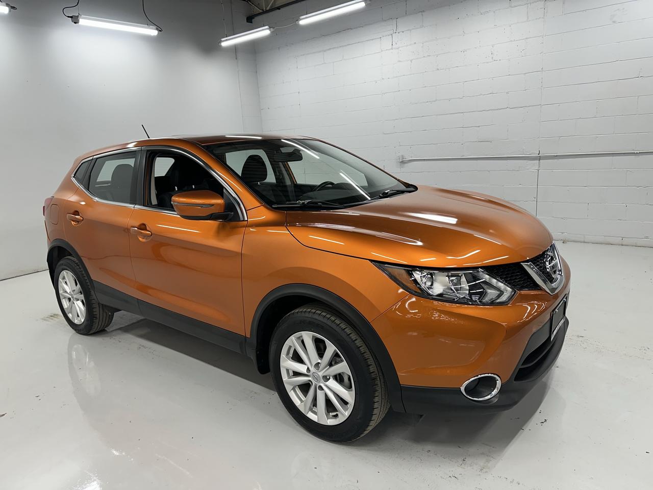 2017 Nissan Qashqai SV Photo1
