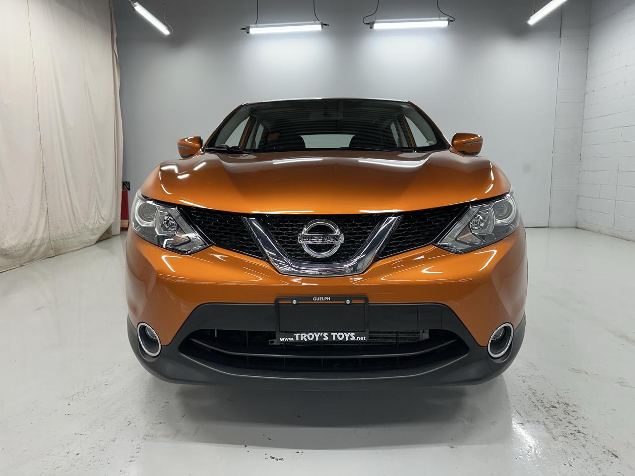 2017 Nissan Qashqai SV Photo2