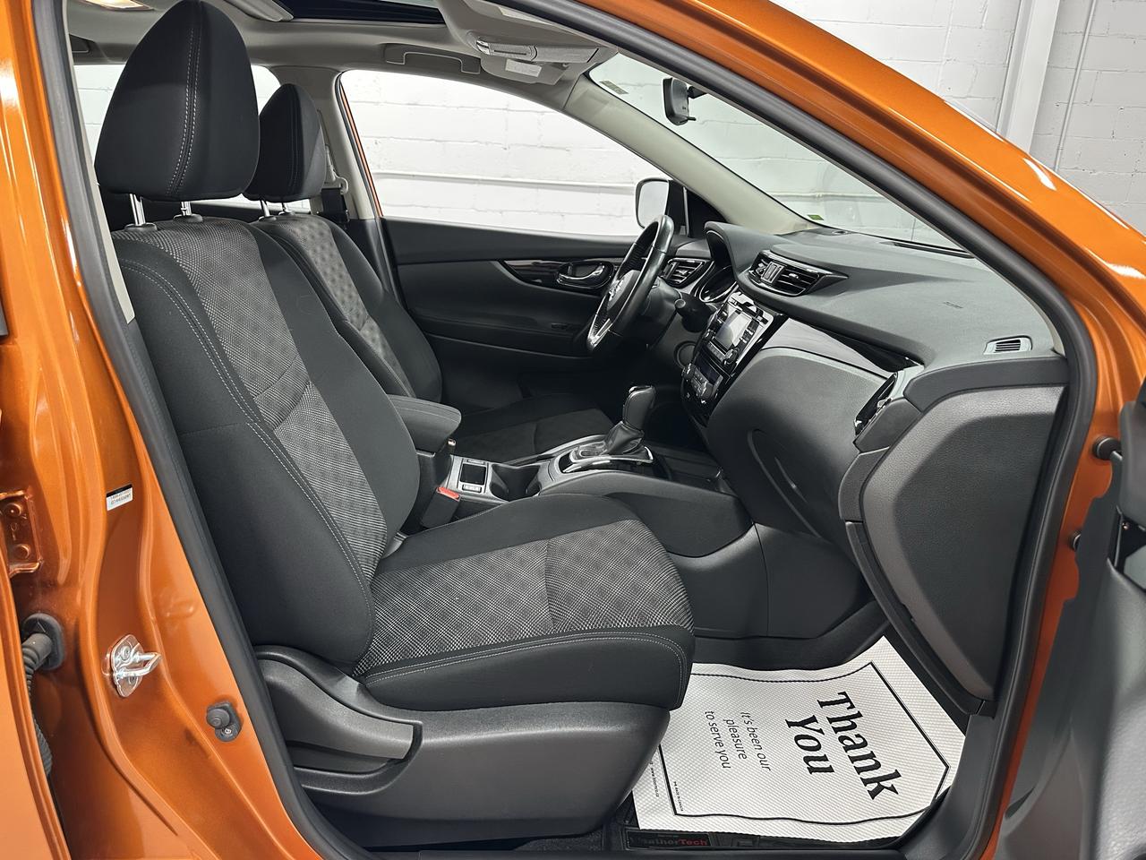 2017 Nissan Qashqai SV Photo11