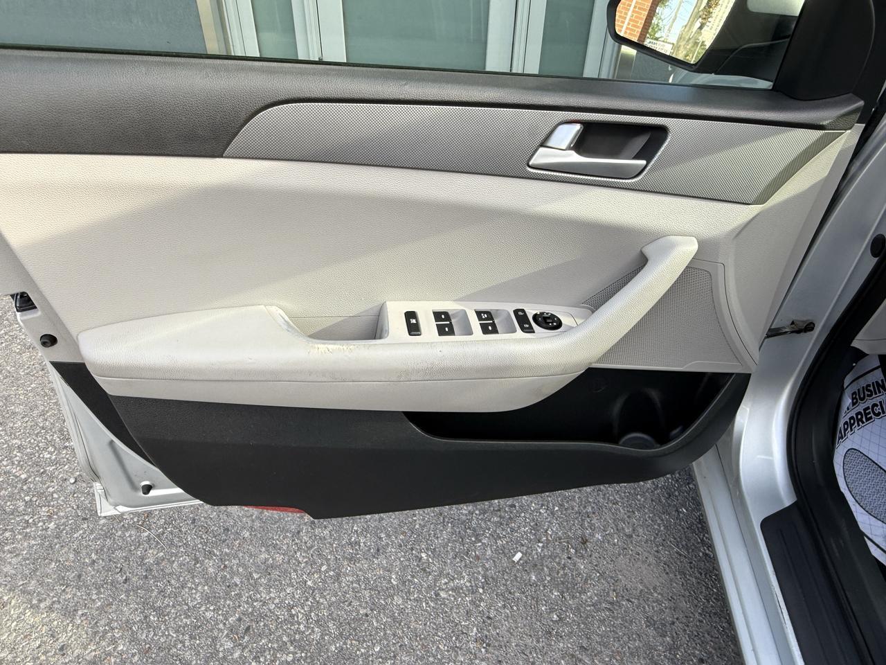 2015 Hyundai Sonata 2.4L GL Photo