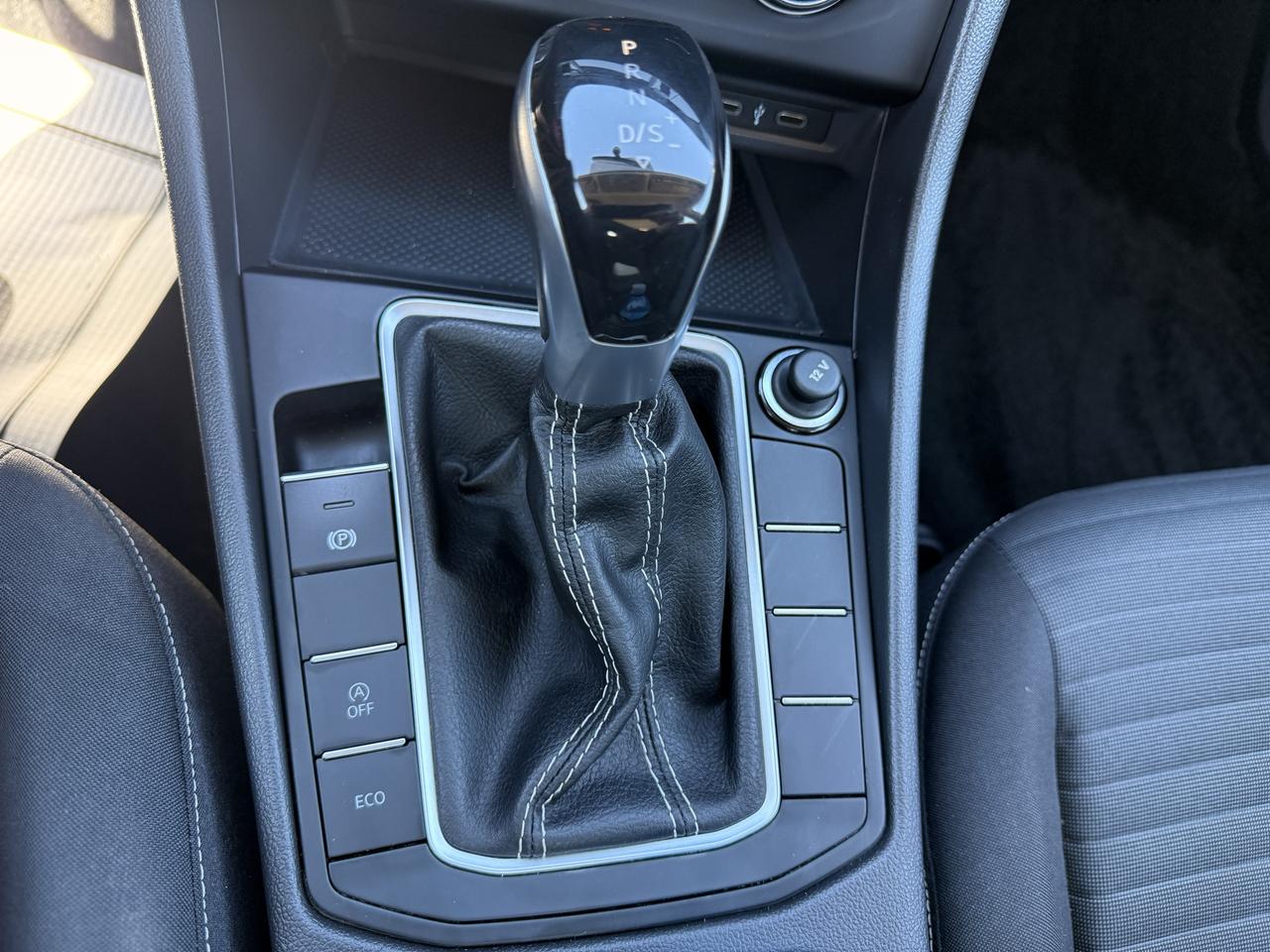 2022 Volkswagen Jetta TRENDLINE AUTO Photo