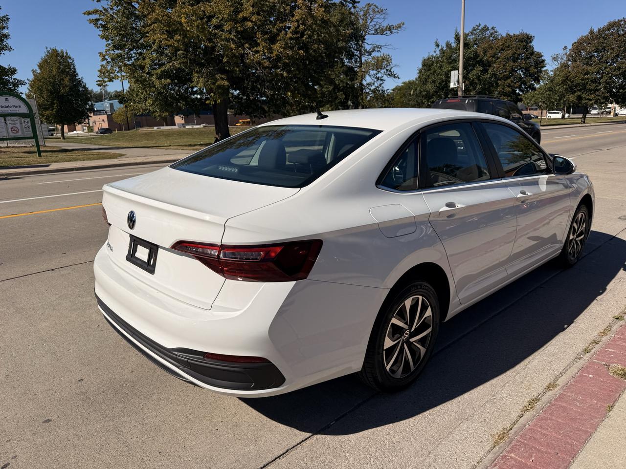 2022 Volkswagen Jetta TRENDLINE AUTO Photo