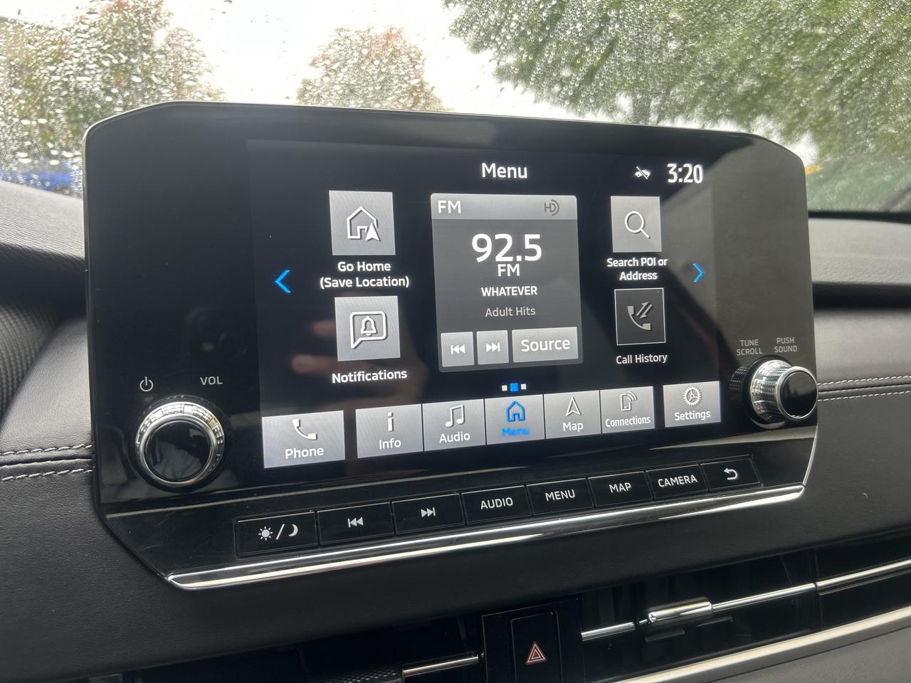 2023 Mitsubishi Outlander SE - ONE OWNER, AWD, NAV, AND MORE!! Photo