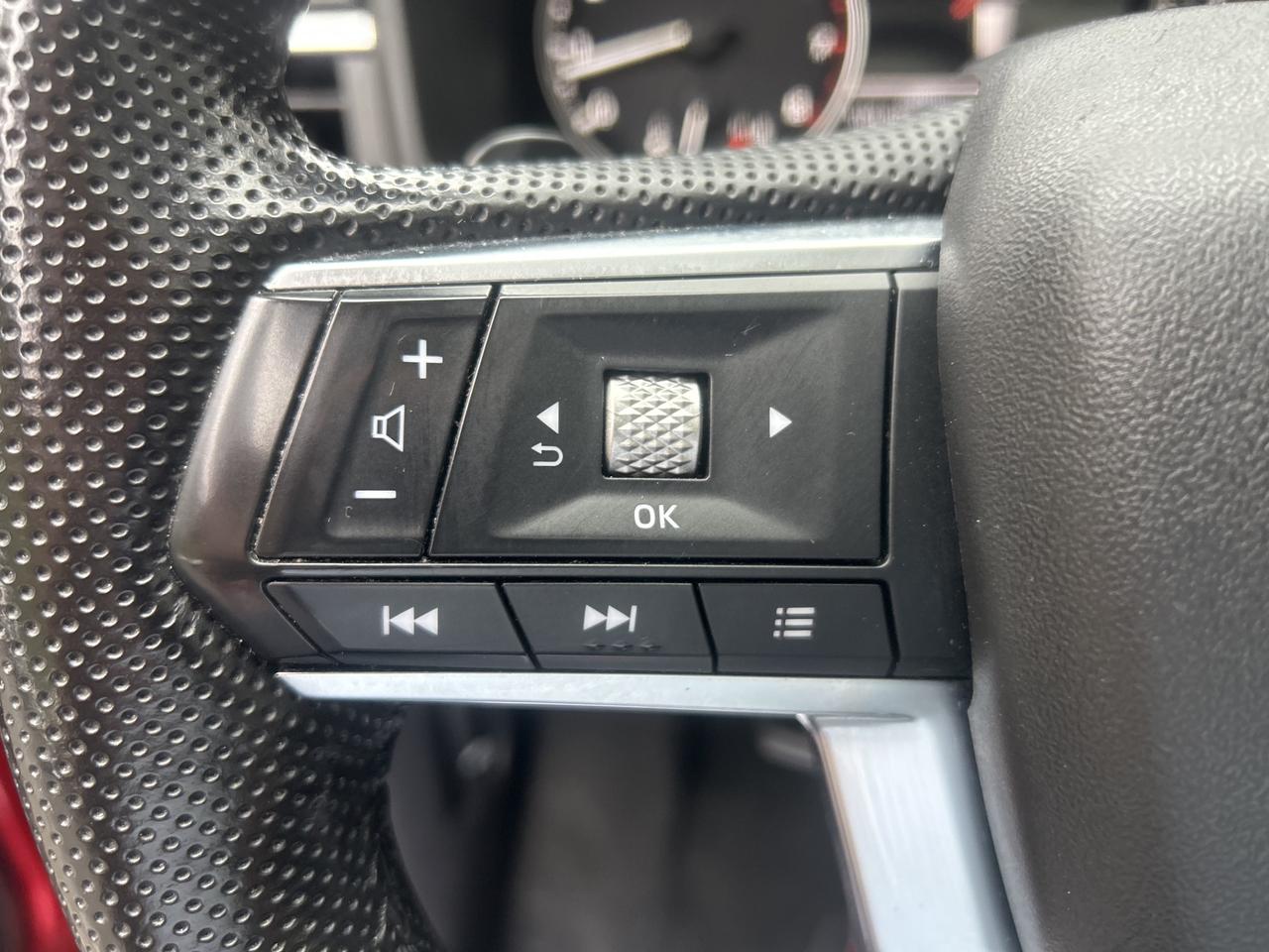 2023 Mitsubishi Outlander SE - ONE OWNER, AWD, NAV, AND MORE!! Photo