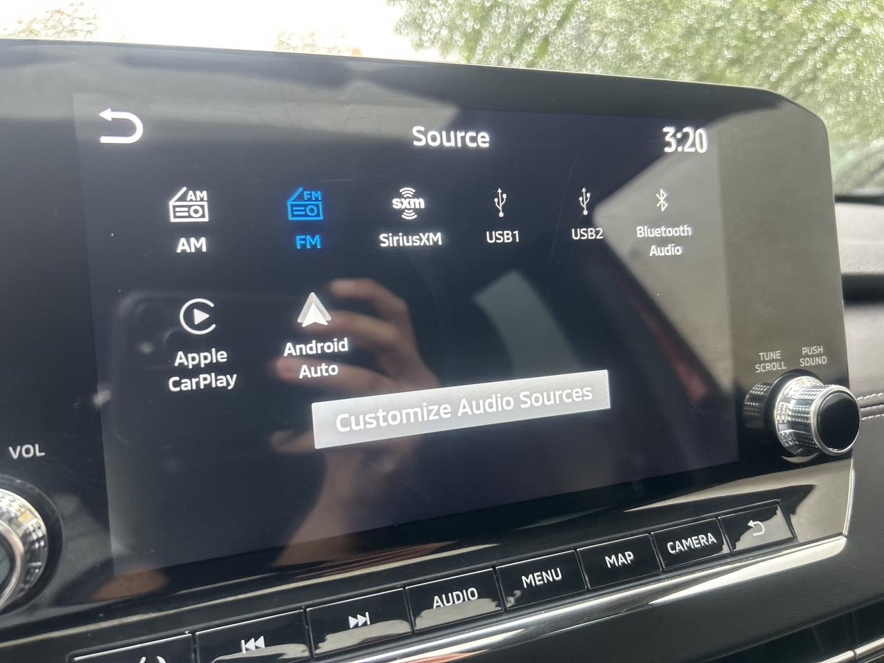 2023 Mitsubishi Outlander SE - ONE OWNER, AWD, NAV, AND MORE!! Photo
