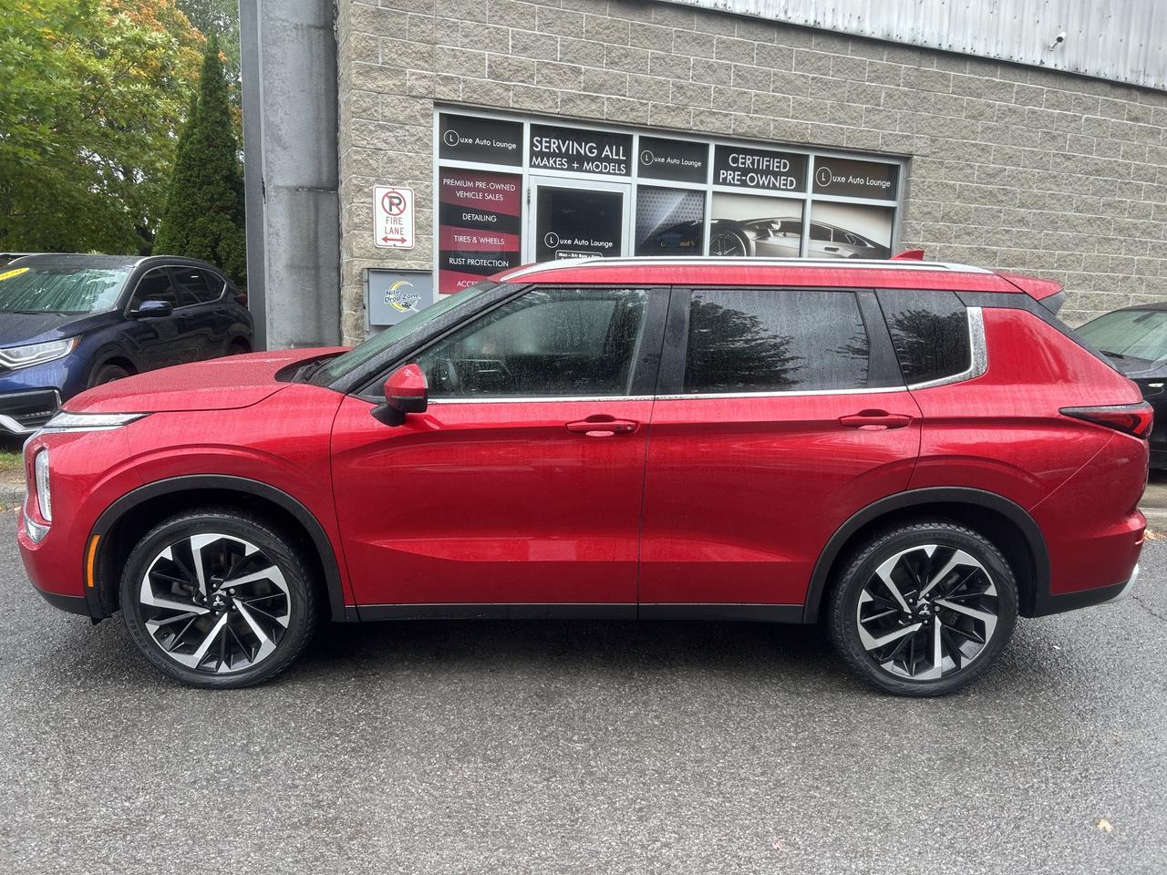 2023 Mitsubishi Outlander SE - ONE OWNER, AWD, NAV, AND MORE!! Photo5