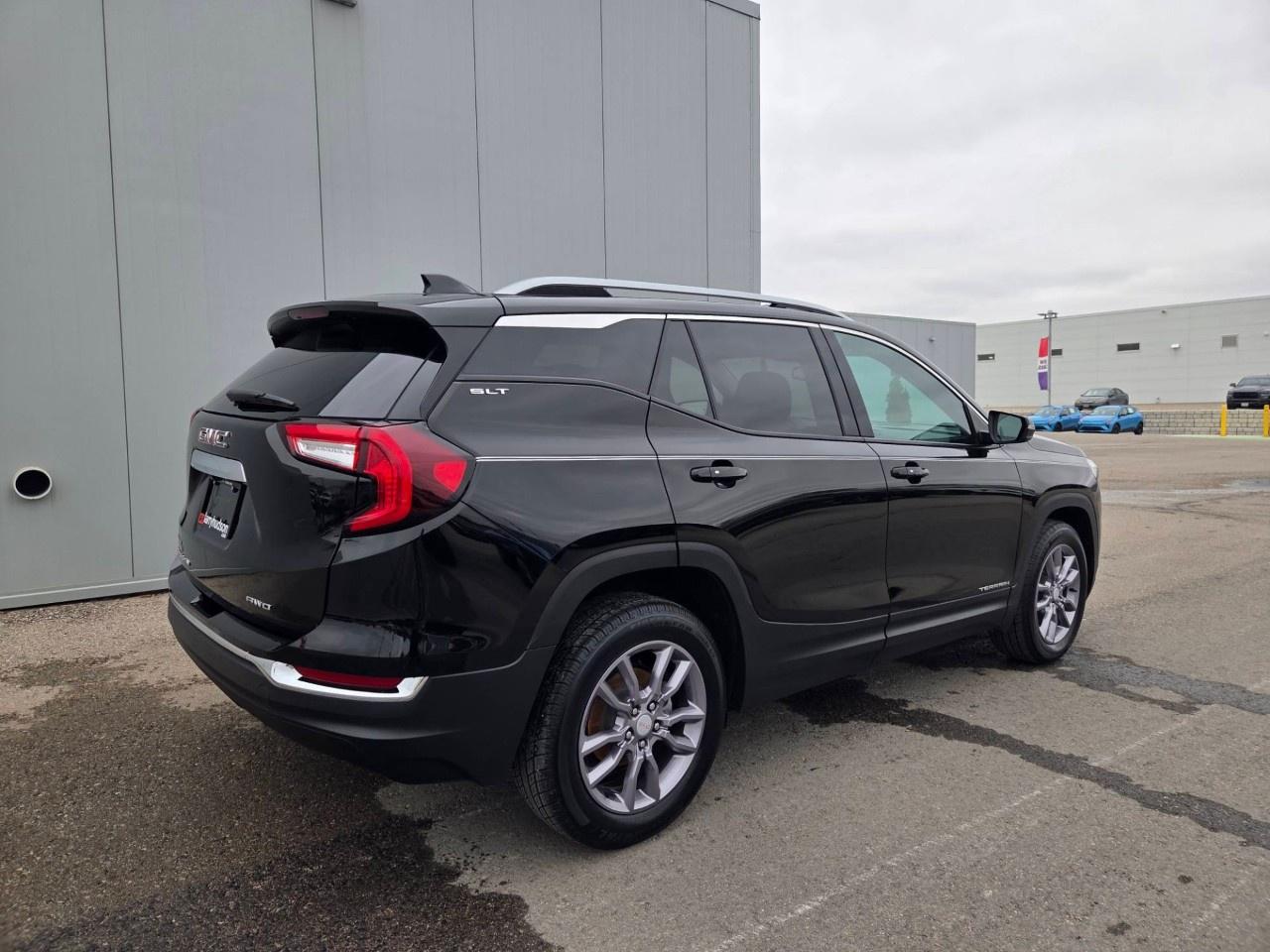 2023 GMC Terrain AWD SLT Photo