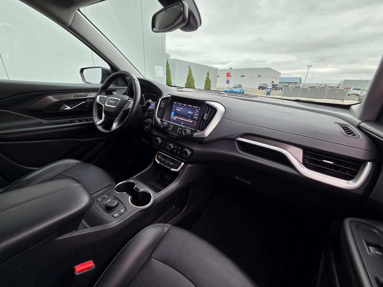 2023 GMC Terrain AWD SLT Photo