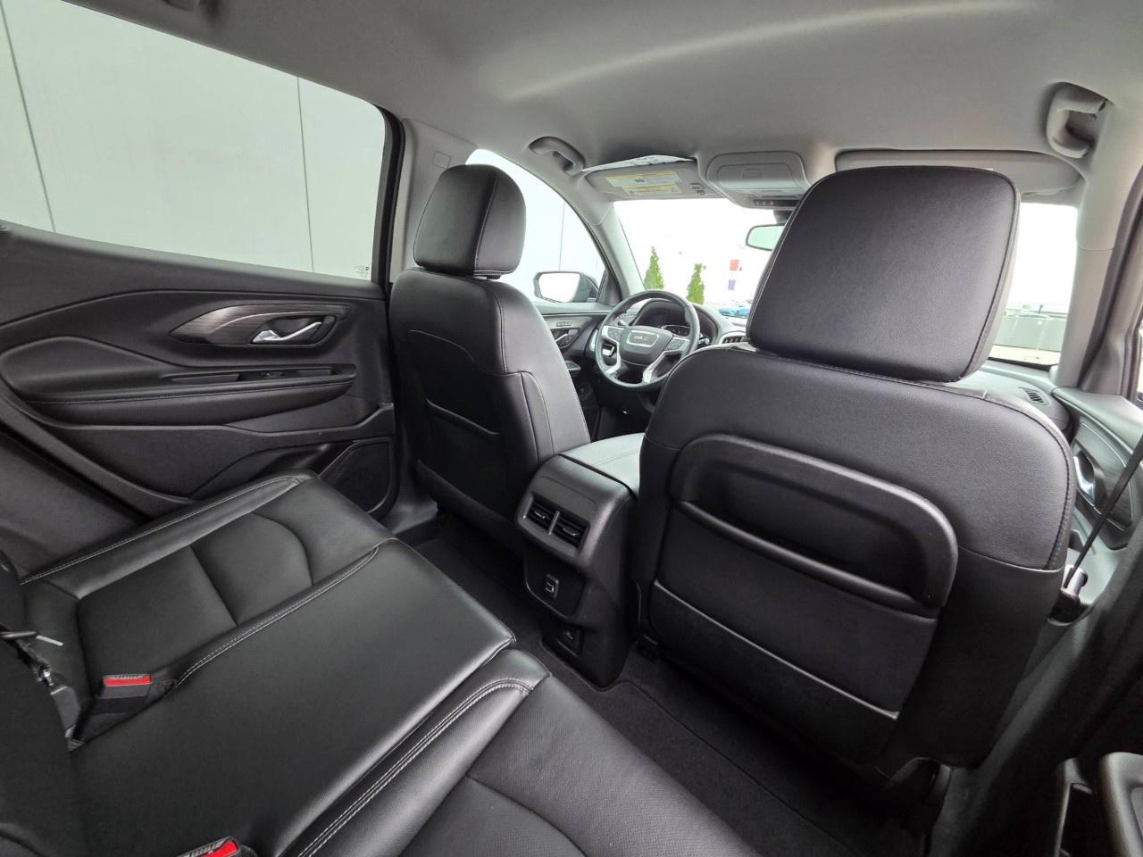 2023 GMC Terrain AWD SLT Photo